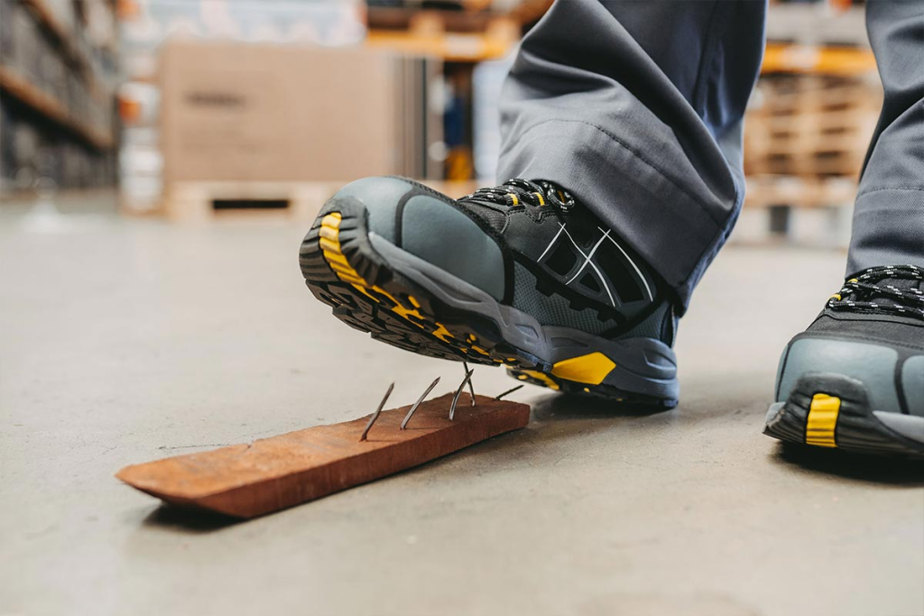 خطرات عدم استفاده از کفش ایمنی